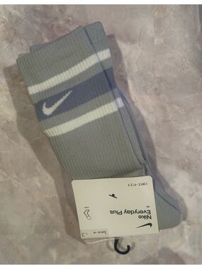 Nike Crew Athletic Socks in Gray, Blue and White